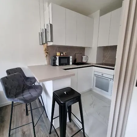 Lux New Marikela